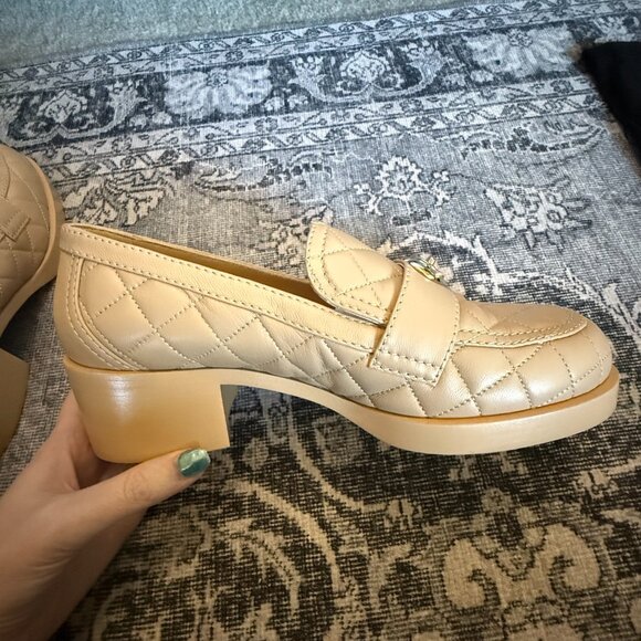 CHANEL Lambskin Quilted CC Heart Loafers in Beige size 40 - never worn - Picture 10 of 16